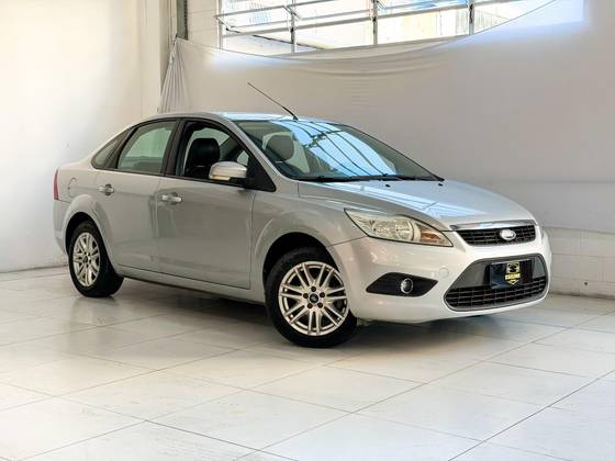 FORD FOCUS 1.6 GLX SEDAN 16V FLEX 4P MANUAL